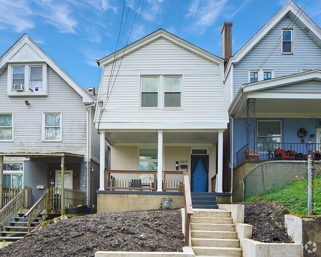 Building Photo - 5470 Hillcrest St Rental