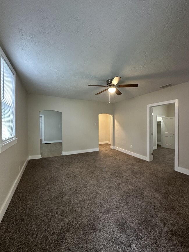 Photo - 2903 S Elm St