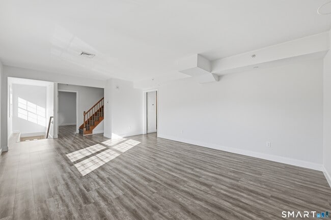 Photo - 111 Laurel Ct Unit 3
