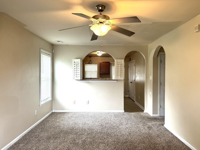 Photo - End Unit! Screened Porch!