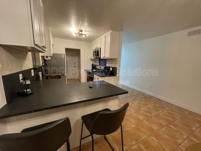 Photo - 520 Ortiz Dr NE