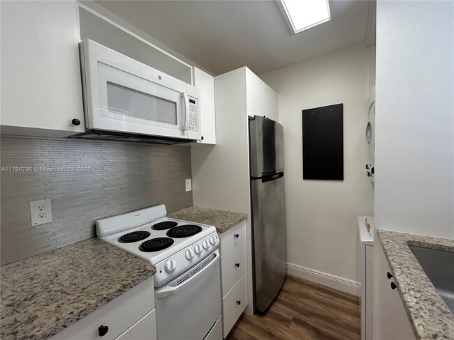 Building Photo - 407 NW 11th Ave Rental
