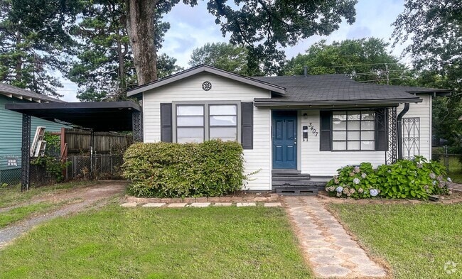 Building Photo - 2 Bedroom 1 Bath House