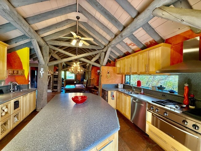 Photo - Historic Manitou Springs Home for Rent – M...