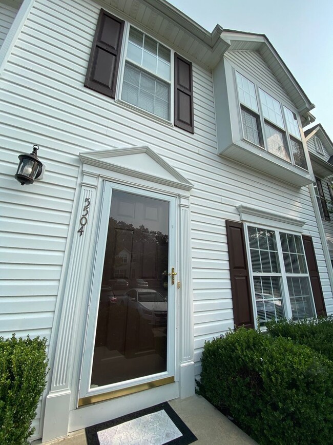 Photo - 5504 Millstream Ln