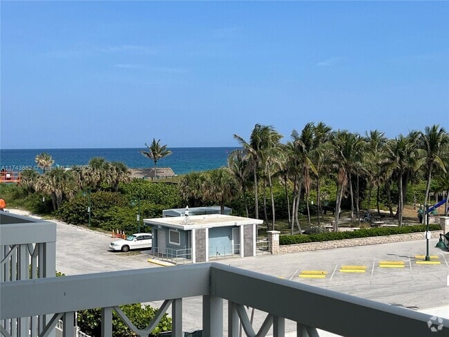 Building Photo - 125 S Ocean Ave Unit 402 Rental