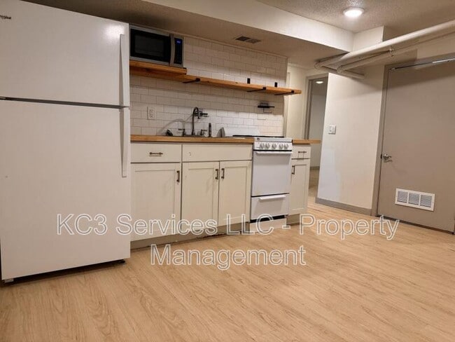 Photo - 11108 Bennington Ave