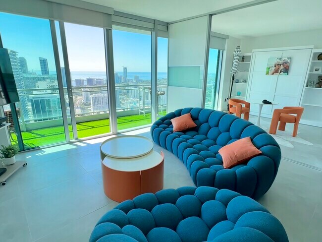 Building Photo - 92 SW 3rd St Unit 4804