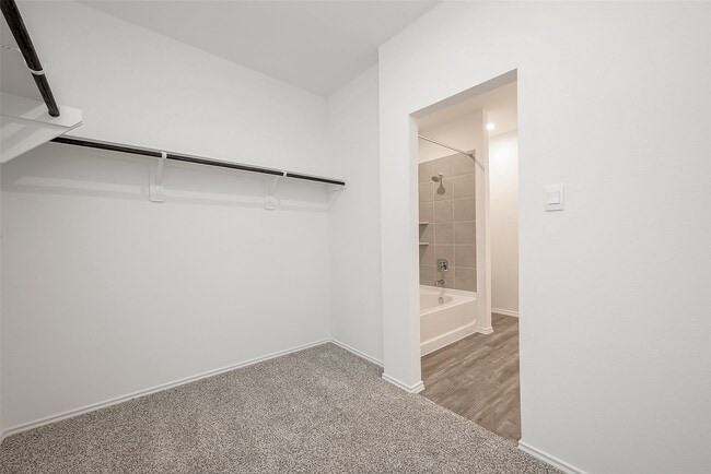 Photo - 5619 Vintage Oakmont Dr