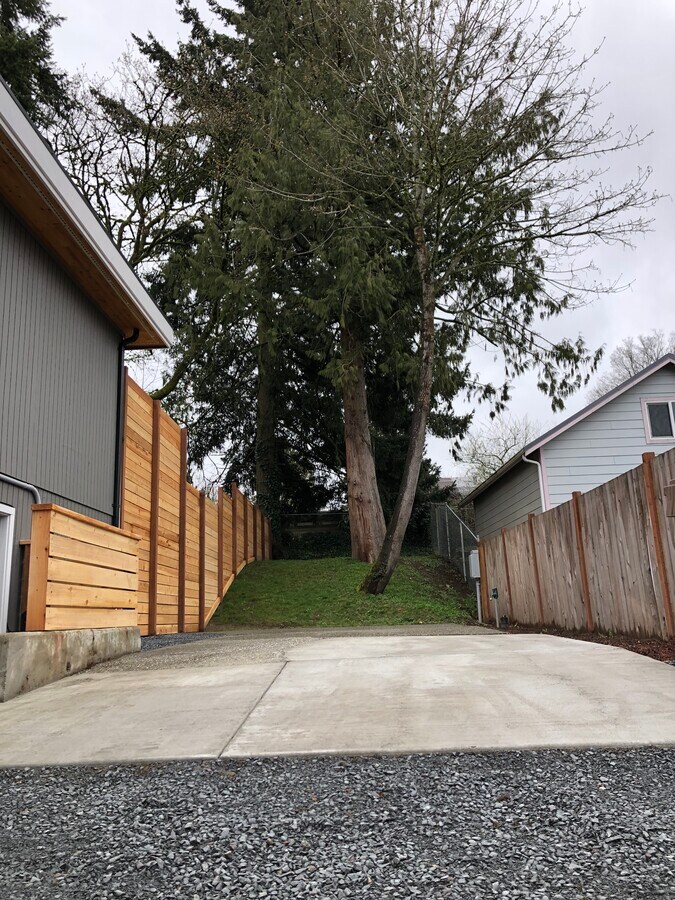 Photo - 9431 Tacoma Ave S