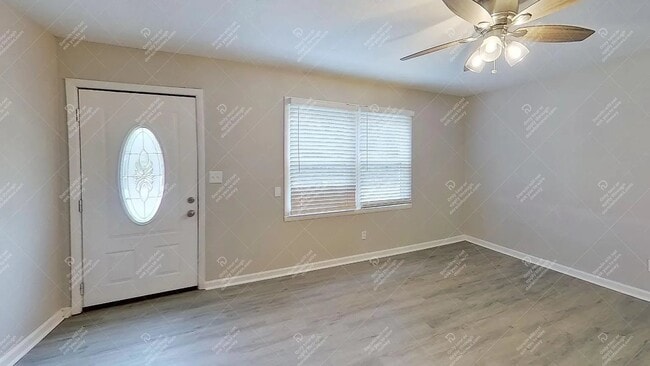 Photo - 5106 Crest Dr