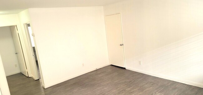 Photo - 4906 Rosewood Ave Unidad 103