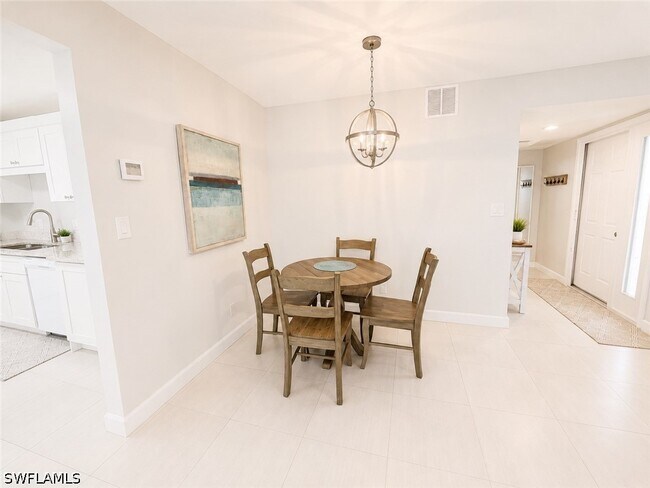 Photo - 216 Bobolink Way Unit A