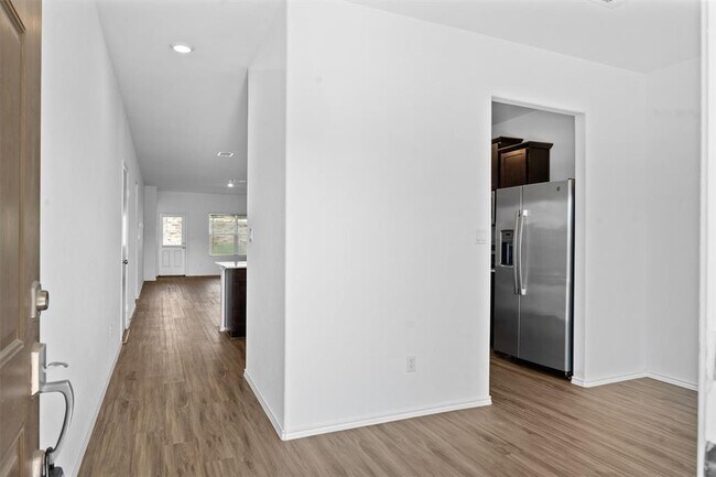 Photo - 1613 Brueggerhoff Rd