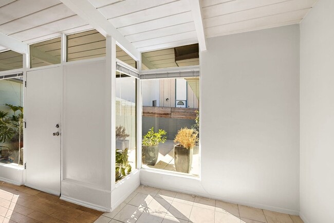 Photo - 139 W Canada Unit #B