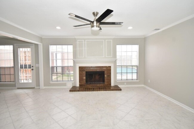 9007 Woodleigh Dr