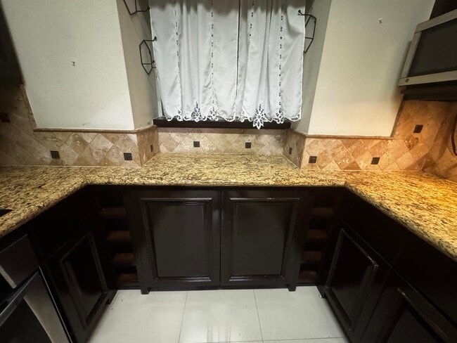 Photo - 1808 Denmark Ln