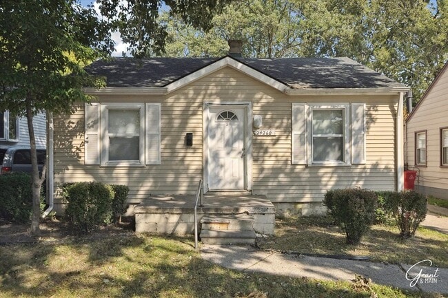 Building Photo - 3 Bedroom Ranch in Eastpointe! - $1,300 Rental