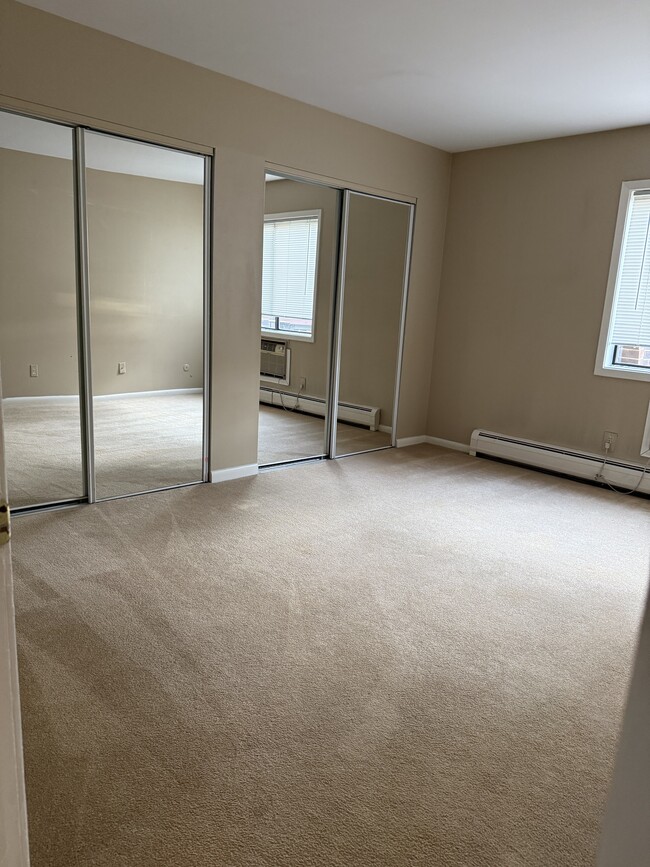 57 Washington Blvd Unit Mundelein 2 bedroom Condo for rent