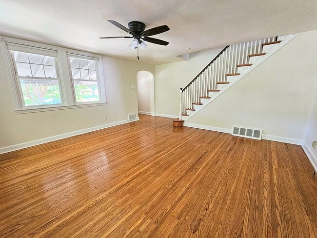 Photo - 738 E Railroad Ave