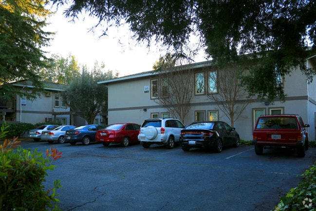 Walnut Woods Apartments