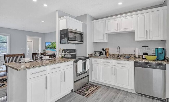 Photo - 408 NE 26th Dr