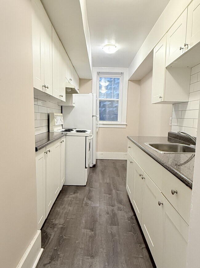 Photo - 524 Pitt St W Unit 403