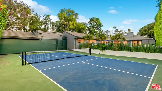 602 Whittier Dr