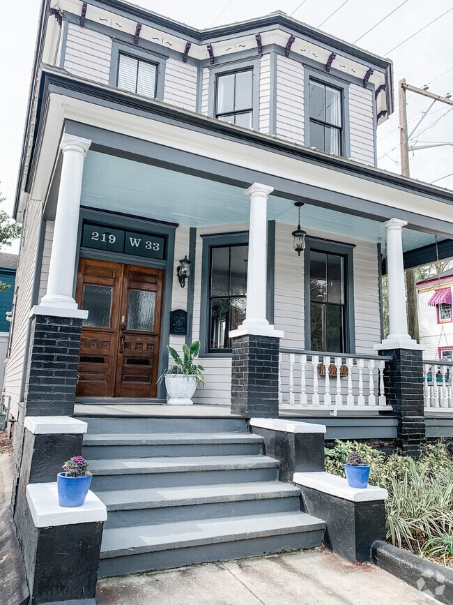 Building Photo - 219 W 33rd St Rental