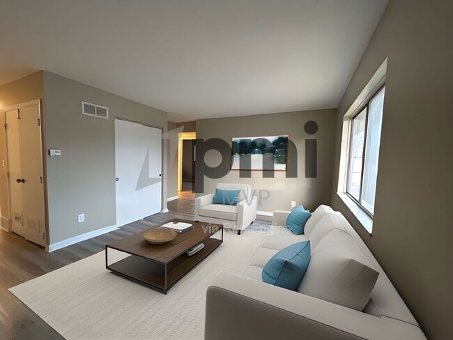 Photo - 834 Whitethorne Ave Unit D