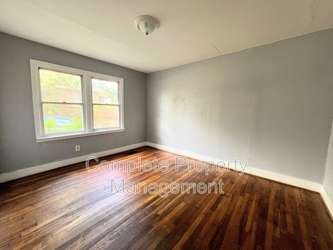 Photo - 5219 Court G