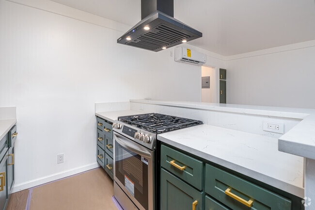 Interior Photo - 5819 Carlton Way Rental