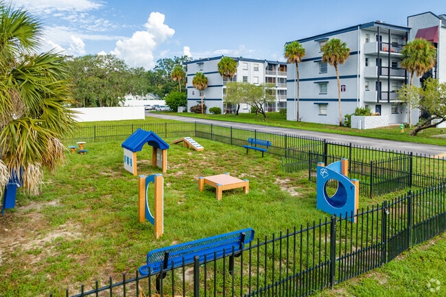 4348 Plaza Dr Holiday, FL