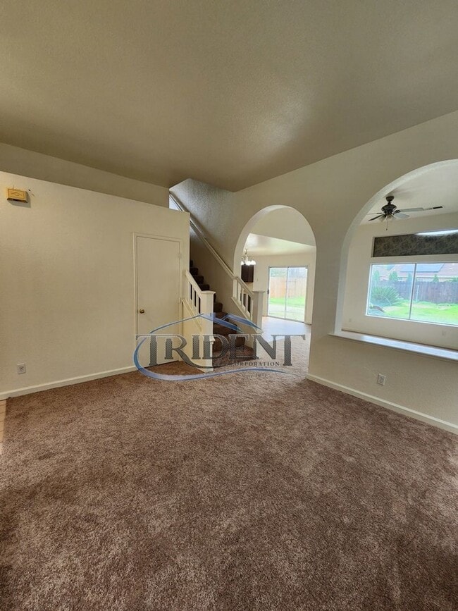 Photo - 3 bedroom, 2 ½ bath SOLAR home