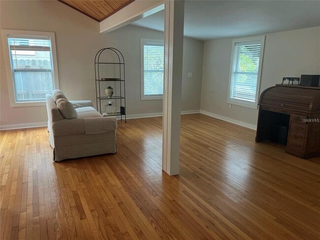 Photo - 1035 6th St N