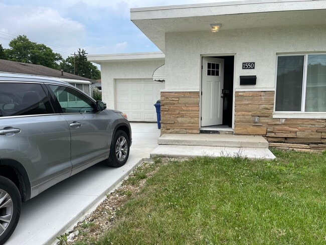 Photo - 1550 Frebis Ave