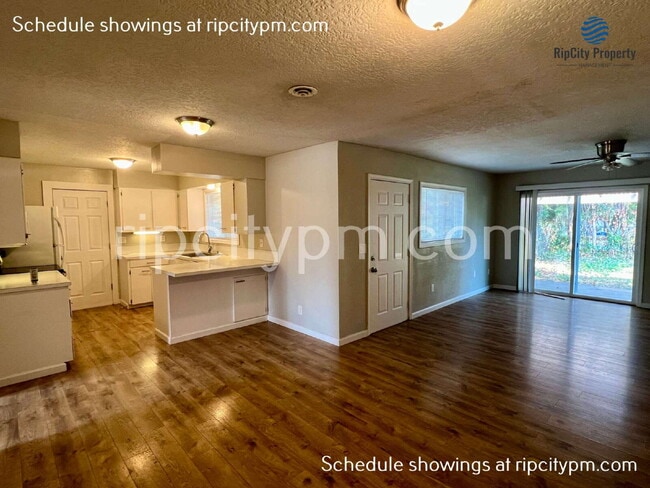 Photo - 1419 NE Cornell Rd