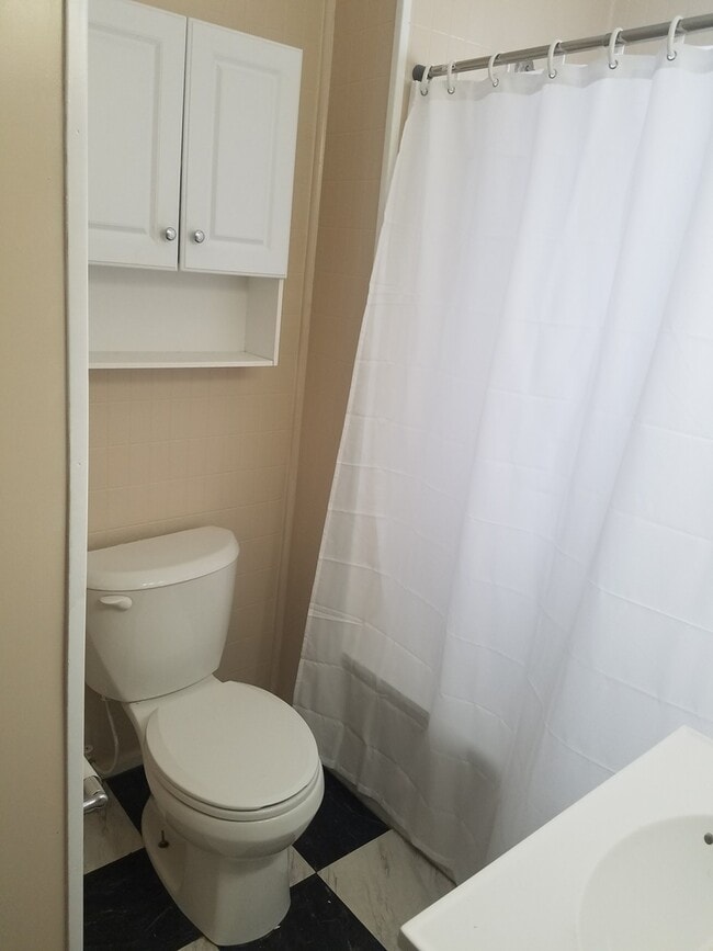 Photo - 2 Bedroom 1 Bath Bungalow in Pontiac