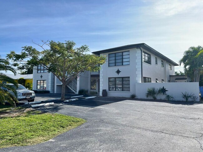 Photo - 608 SE 46th Ln