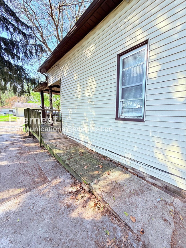 Photo - 2314 Airline Ave