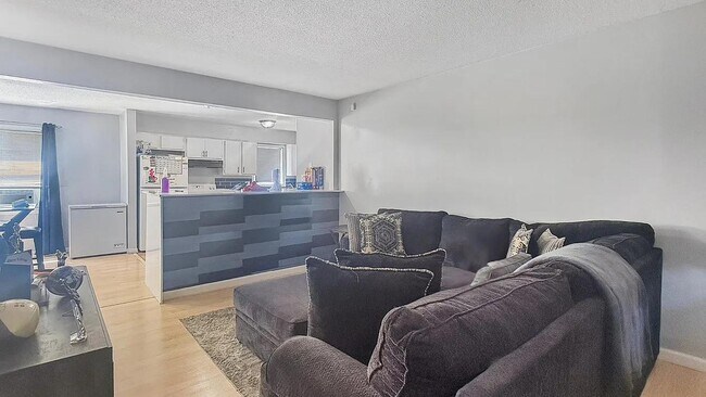 Photo - 931 W Raines Rd