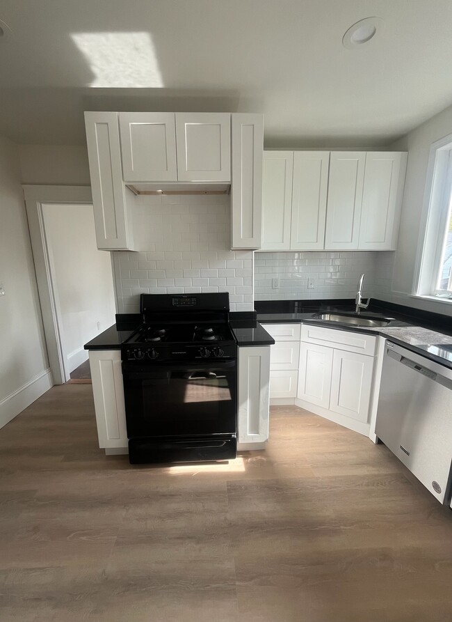 Photo - 171 Bluff Ave Unit 2