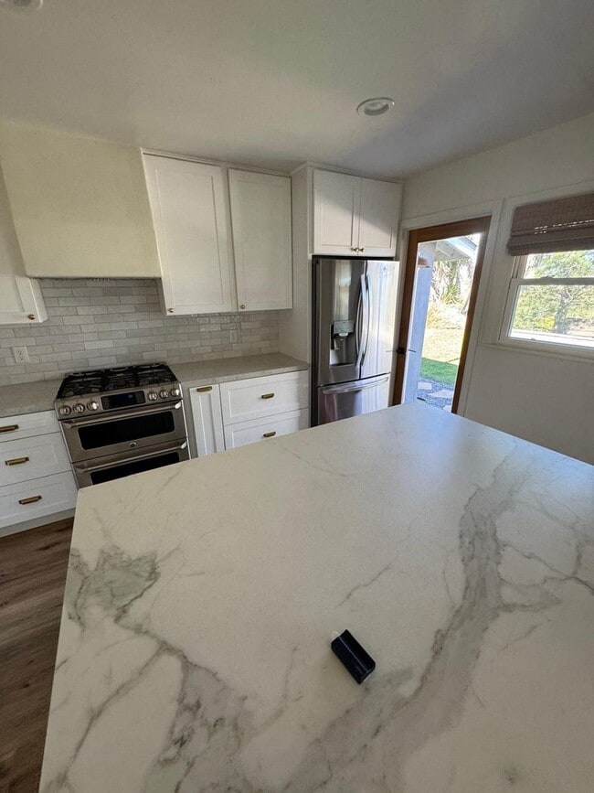 Photo - 3 Bedrooms 2 baths house fully remodeled.