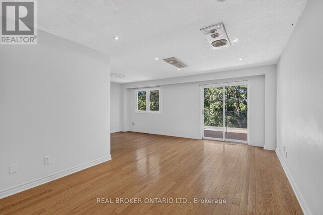 Photo - 109 Robert Hicks Dr