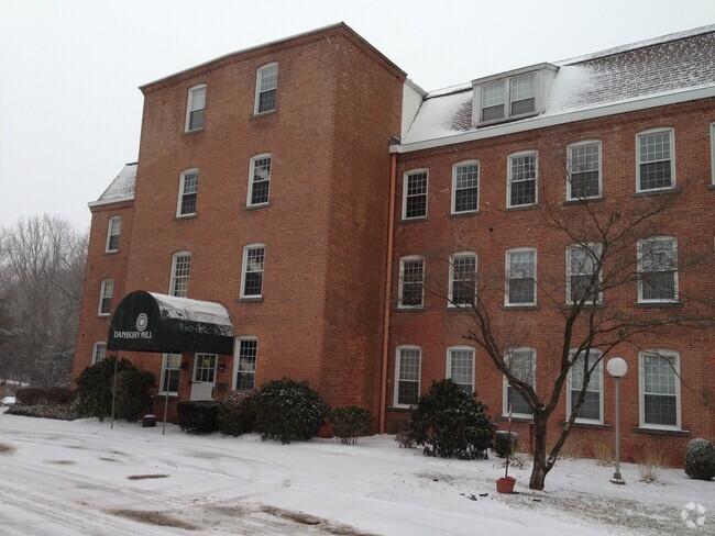 Building Photo - 55 Oil Mill Rd Unit APT 5