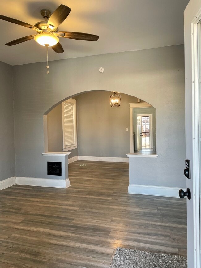 Building Photo - 4532 Natural Bridge Ave Rental