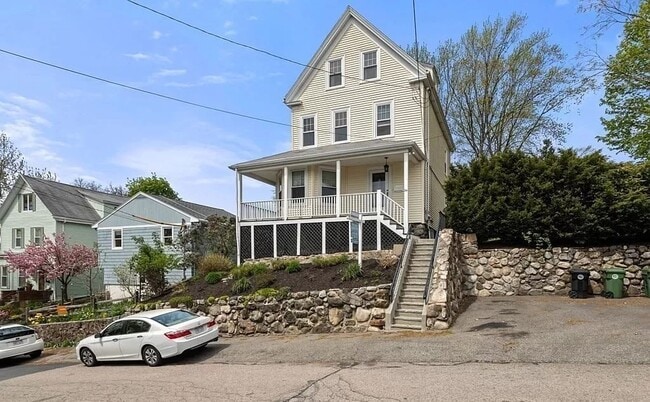 Building Photo - 54 Olney St Unit 2