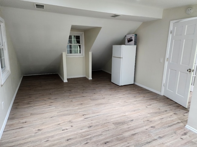 Photo - 311 E 6th Ave