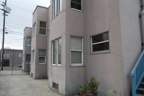 Photo - 334 N American St