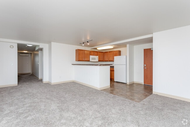3BR, 2BA - Grand Avenue Lofts